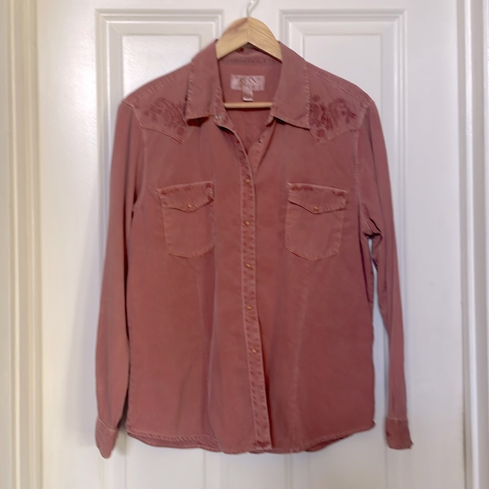 Ryan Michael women’s dusty red western shirt size L. Distressed in the best way